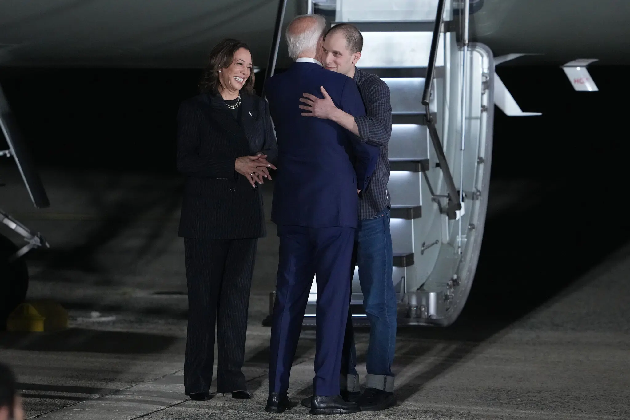 За обміном полоненими: шпигуни, вбивця, таємні повідомлення та невидима дипломатія